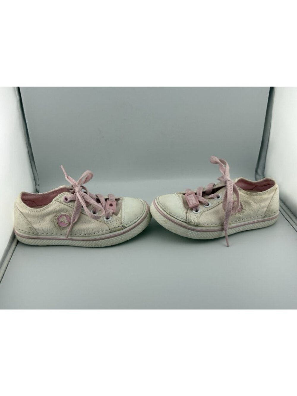 Crocs Toddler Girls Canvas Sneakers Pink White Lace Up Shoes Size C10 - Picture 7 of 8